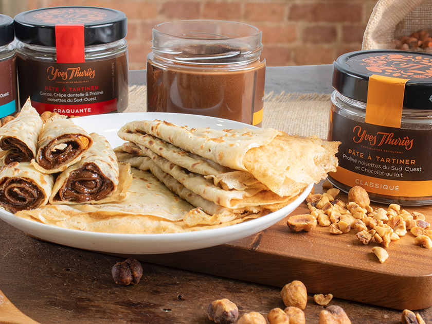 Crêpes gefüllt mit Yves Thuriès Haselnuss-Schokoladencreme aus dem Südwesten Frankreichs.