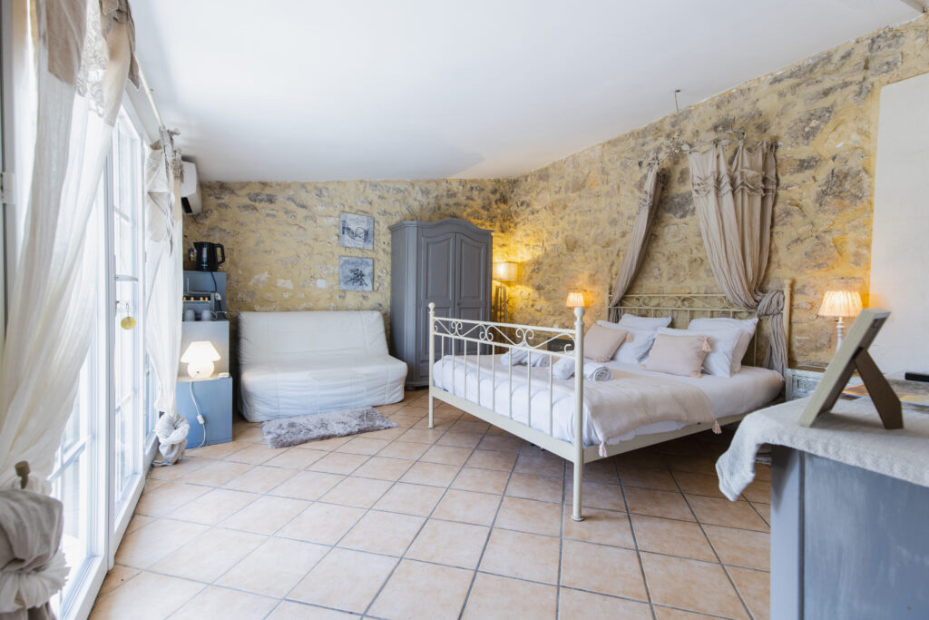 Zimmer Grand Luberon bei Manon en Luberon, warme und einladende Einrichtung