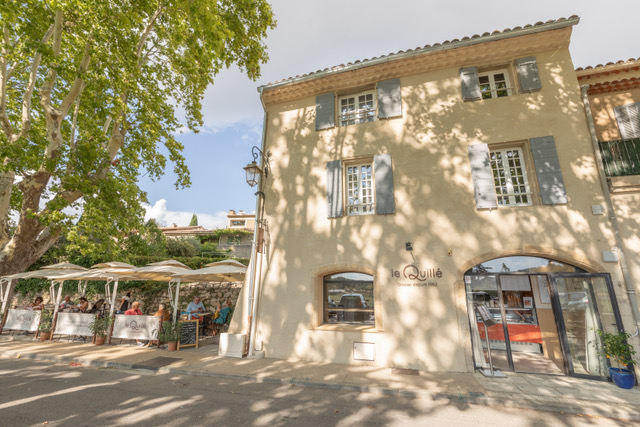 Handwerklich hergestelltes Eis vom Glacier Le Quillé in Lourmarin im Luberon
