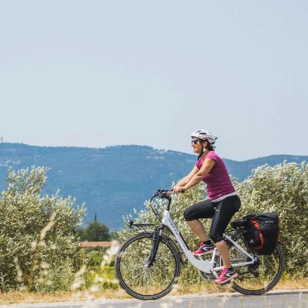 Radtour Luberon Nr. 25: Lourmarin, Cucuron und Cadenet