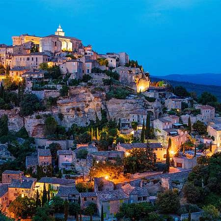 Gordes bei Laternenlicht – Geführte Tour