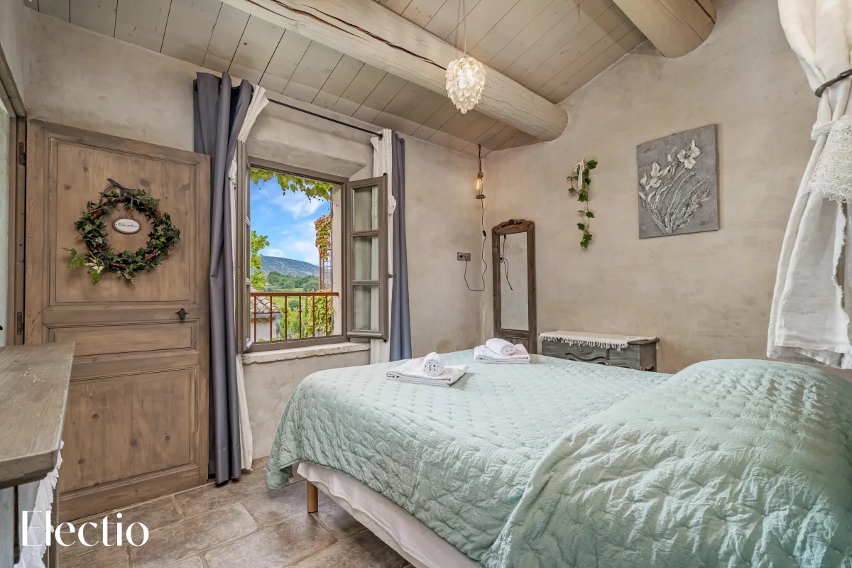 Doppelzimmer mit Blick auf den Luberon – Loggia 7 Cyprès, Résidence Les Petitons