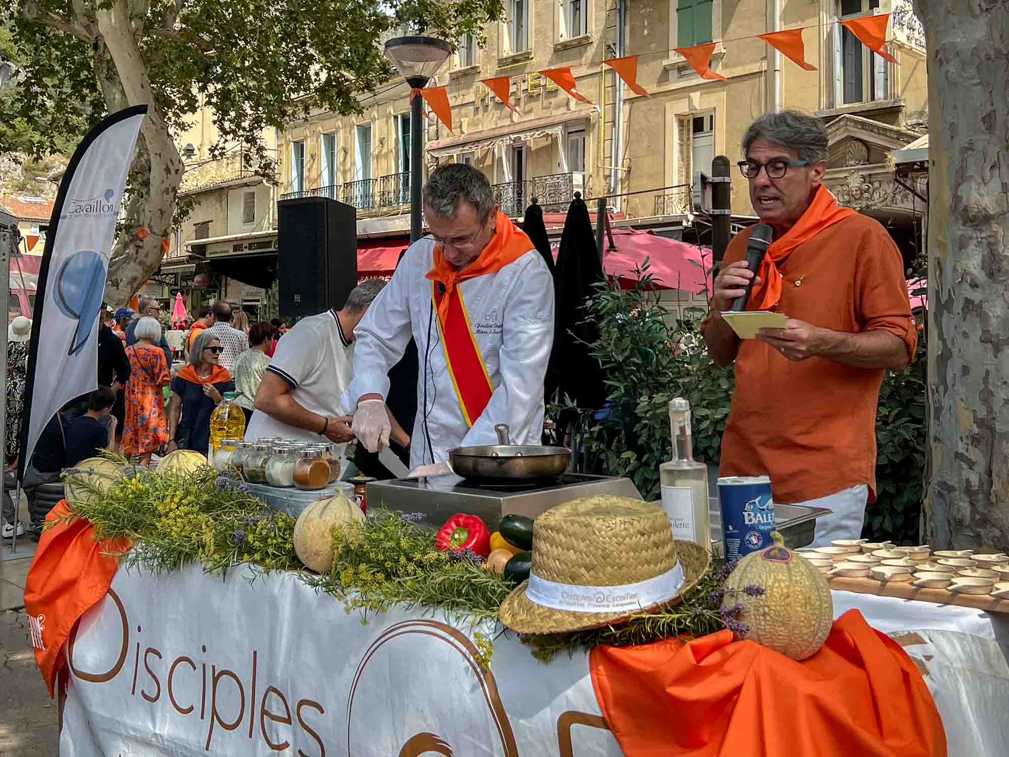 Kochvorführung – Melonenfest 2025 in Cavaillon Kochvorführung mit Melone durch die Disciples d’Escoffier