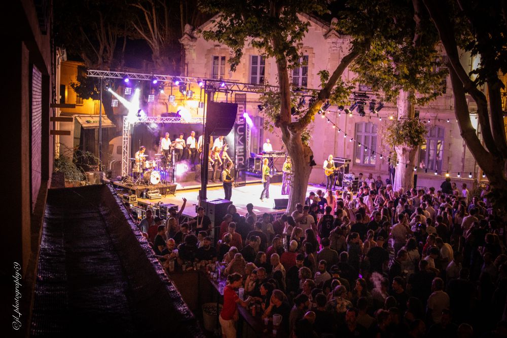 Tanzabend mit dem Orchester Bernard Becker – Melonenfest Open-Air-Konzert beim Melonenfest in Cavaillon