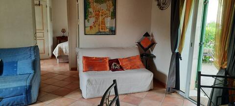 Gemütliches Wohnzimmer der Ferienunterkunft Les Amandiers in Cabrières-d'Avignon