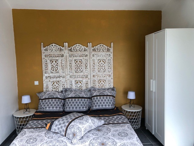 Studio Luberon bei Frédérique und Jean-Claude in Les Taillades, in einem komfortablen und liebevoll gestalteten Ambiente.