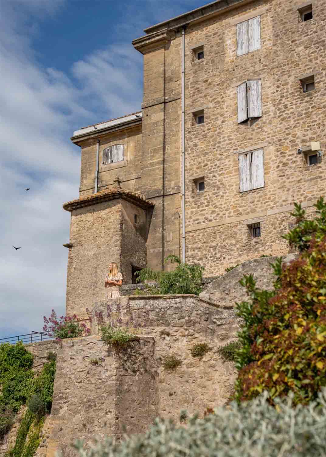 Hochgelegenes Dorf Lauris mit Schloss über dem Durance-Tal