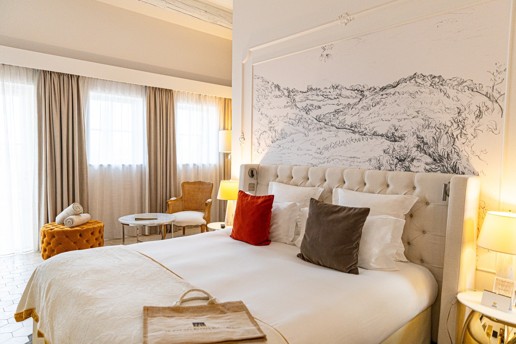 Zimmer und Suite im Mas des Herbes Blanches, Luxushotel in Joucas Helles Zimmer im Mas des Herbes Blanches in Joucas, 5-Sterne-Hotel im Luberon