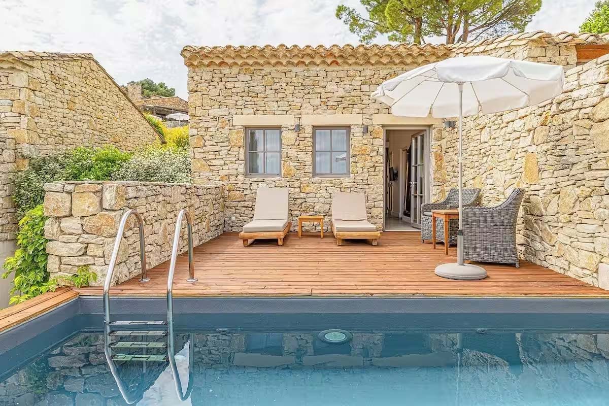 Zimmer mit privatem Pool im Mas des Herbes Blanches in Joucas Privater Pool an einem Zimmer im Mas des Herbes Blanches in Joucas im Luberon