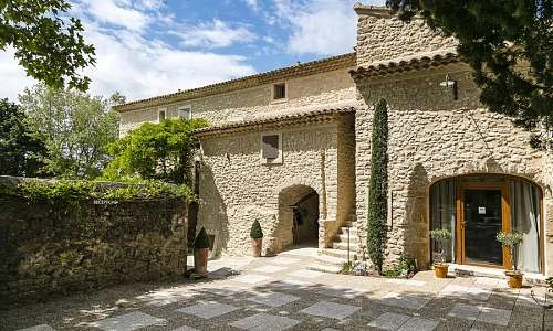 Façade - Le Mas de Guilles