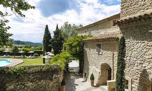 Extérieurs - Le Mas de Guilles