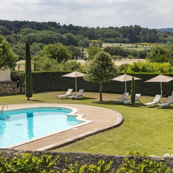 Wiedereröffnung & Saisonauftakt des Mas de Guilles****