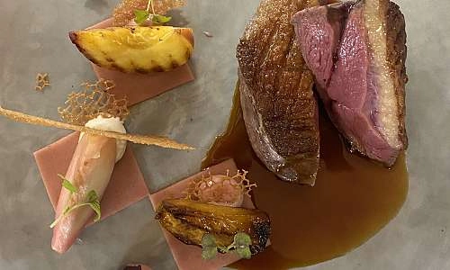 Magret de Canard et pêches en déclinaison