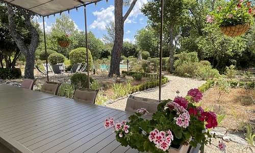 Terrasse sud et vue jardin