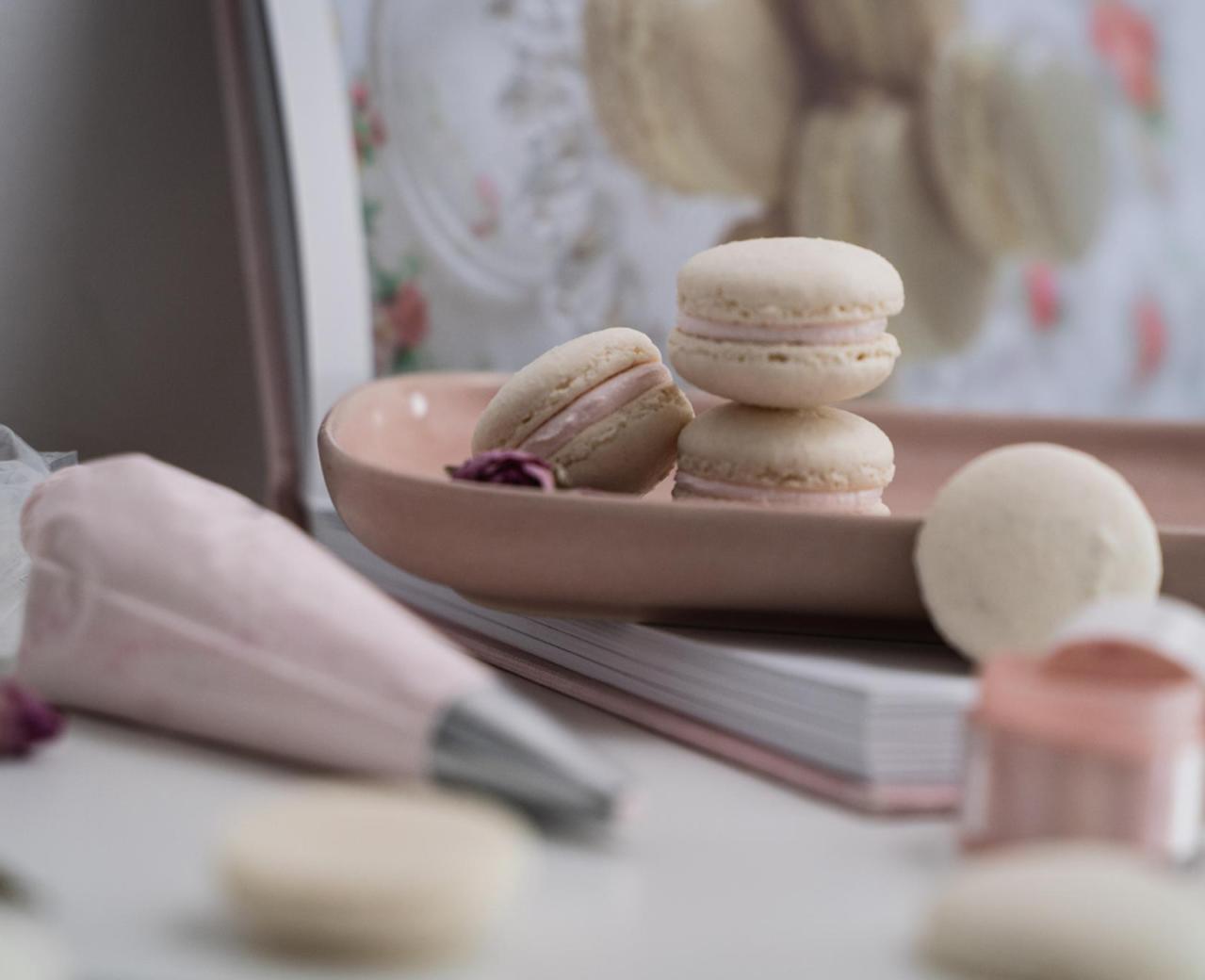 Handgemachte Macarons bei einem Workshop für süßes Gebäck beim Festival Confit!