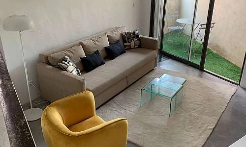 Salon et petite terrasse