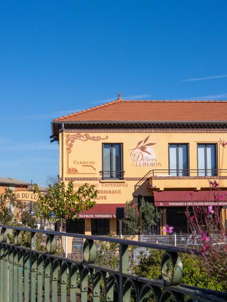 Les Délices du Luberon in L'Isle-sur-la-Sorgue Fassade des Geschäfts Les Délices du Luberon in L'Isle-sur-la-Sorgue