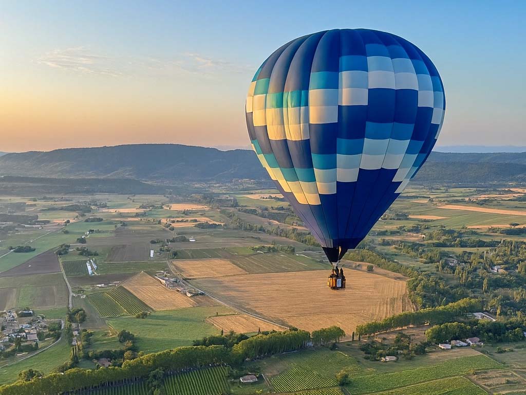 Landschaften des Luberon aus einem Heißluftballon