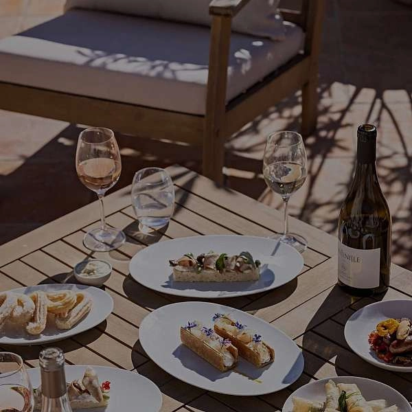 Tapas-Aperitif im Domaine de Fontenille