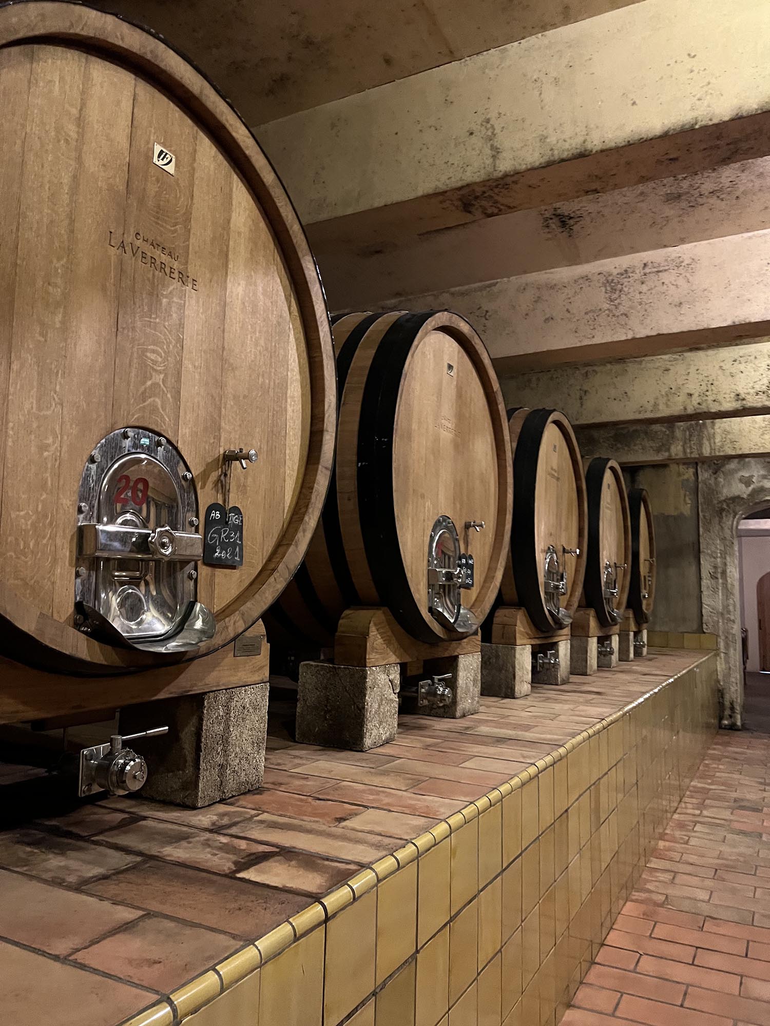 Weinverkostung bei Sunsets Vignerons Weinverkostung und Gourmet-Kombinationen währenddessen