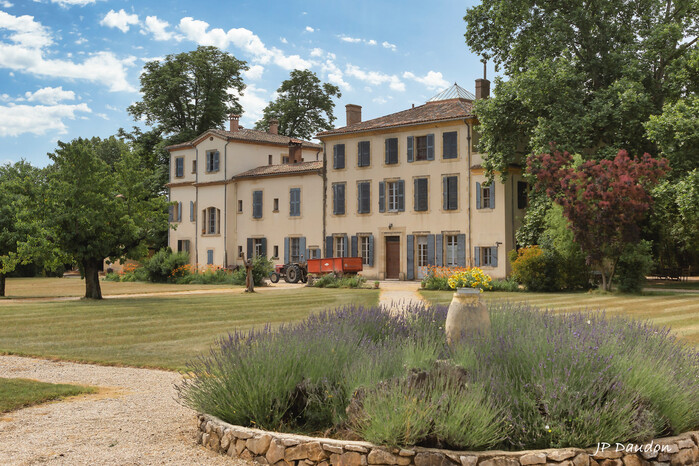 Chateau Clapier in Mirabeau dans le Luberon