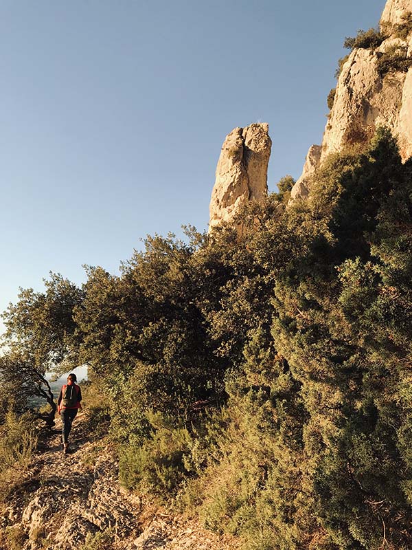 Robion - Genusswanderung im Petit Luberon und Verkostung von Konfitüren Genusswanderung an den Rochers de Baude in Robion mit Verkostung bei La Roumanière