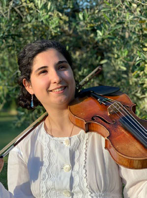 Hélène Andréozzi am Klavier bei einem Kammermusikkonzert in Cavaillon