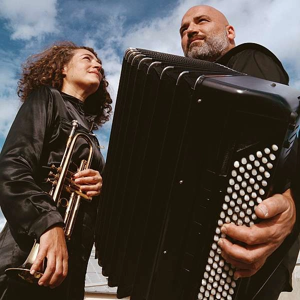 Airelle Besson und Lionel Suarez im Konzert in Cavaillon