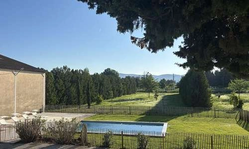 maison-poumo-gite-piscine-provence