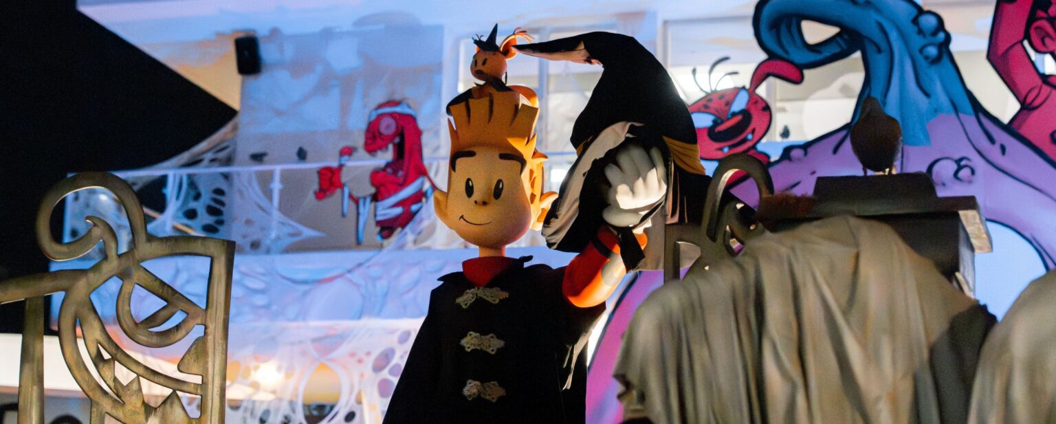 Verkleidete Figuren bei den Halloween-Animationen im Parc Spirou Provence