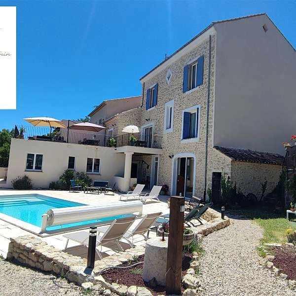 Les Terrasses d'Antonin - Gästezimmer in Grambois