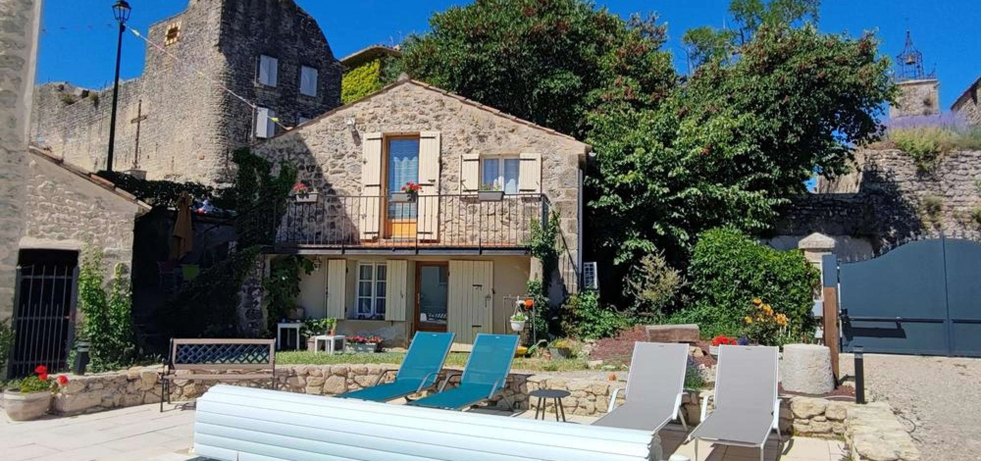 Le Lavoir - Charmantes Ferienhaus in Grambois