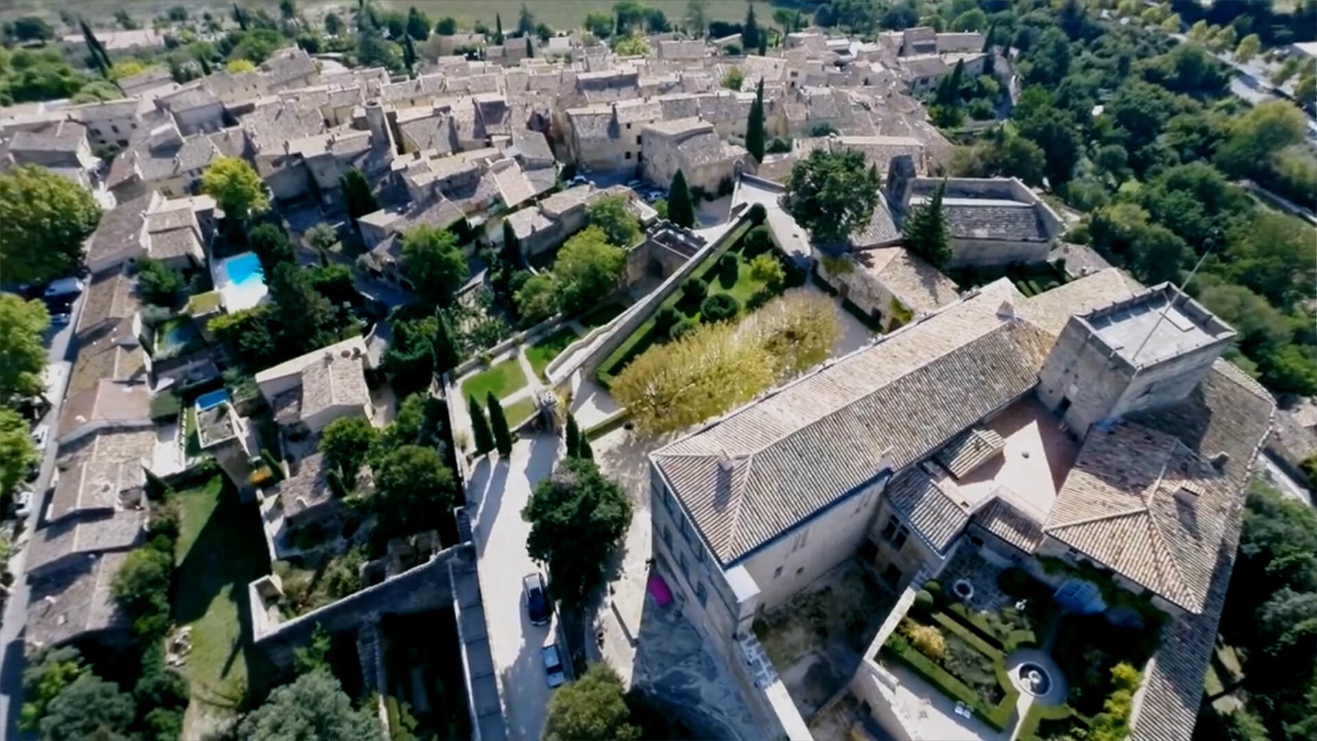 Ansouis hochgelegenes Dorf im Luberon