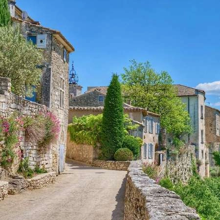 Menerbes