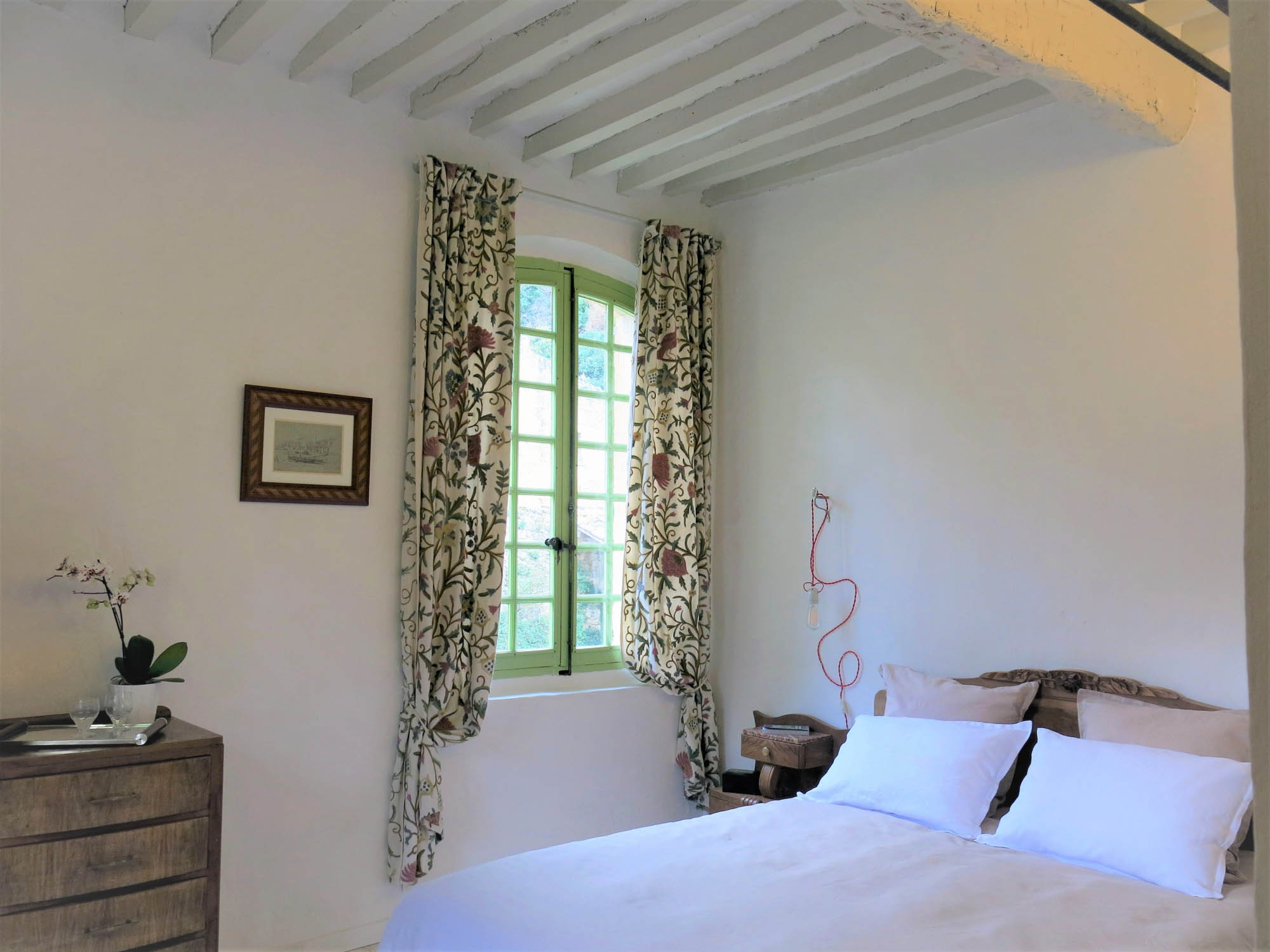 Helles und ruhiges Schlafzimmer in La Buissonnière – Oppède