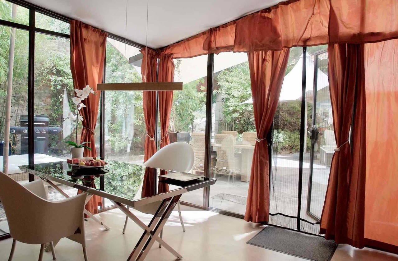 Moderner Essbereich der Suite im Maison Bertuli