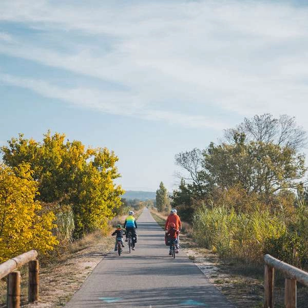 Radtour Luberon Nr. 4: Maubec, Robion, L’Isle-sur-la-Sorgue und Lagnes