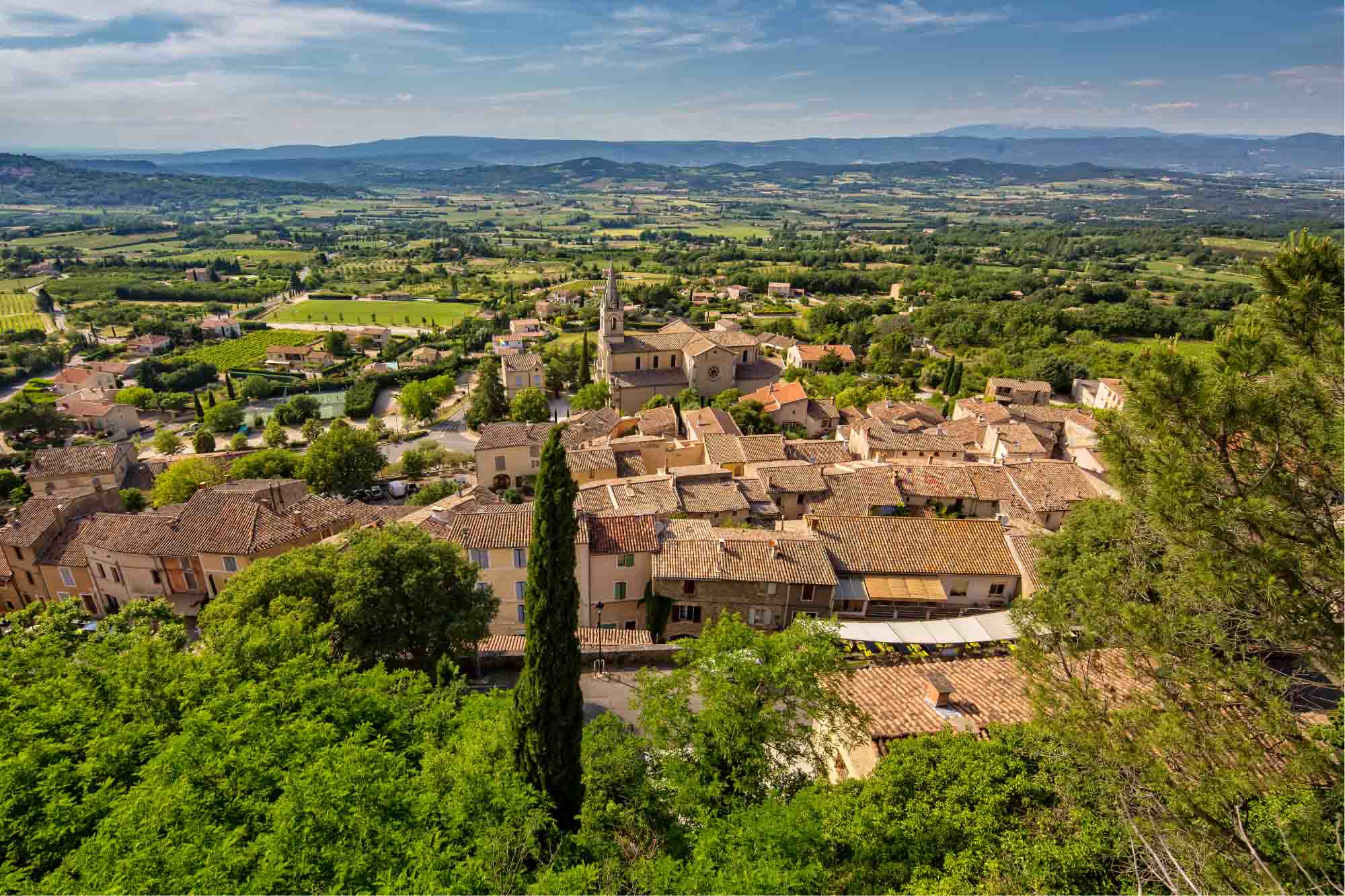 Bonnieux hochgelegenes Dorf im Luberon