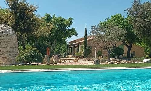 Le Mas et la piscine