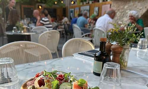 insolite-terrasse-lourmarin.jpg